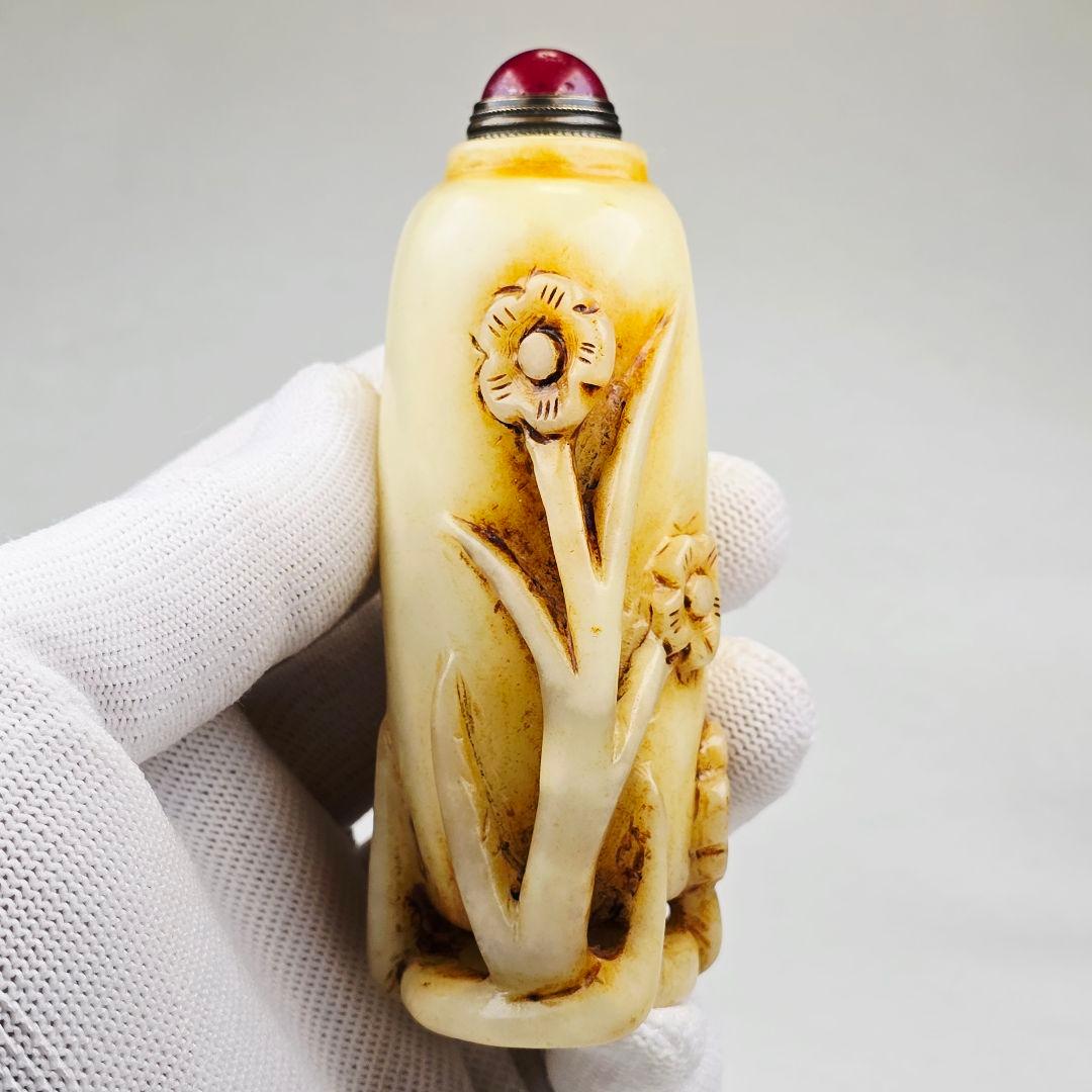 貴重 本物和田白玉 土沁 手彫 梅紋 清代 大型 鼻煙壺 薬瓶 置物 美品