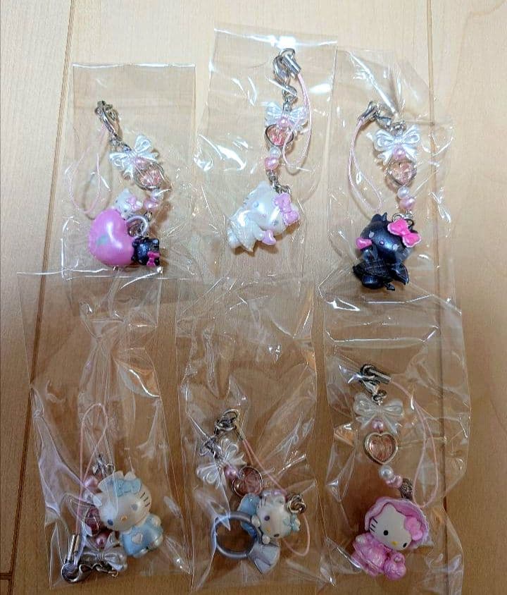 ♡新品♡キティ　エンジェル&デビル　シークレットストラップセット