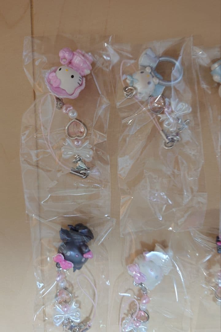 ♡新品♡キティ　エンジェル&デビル　シークレットストラップセット