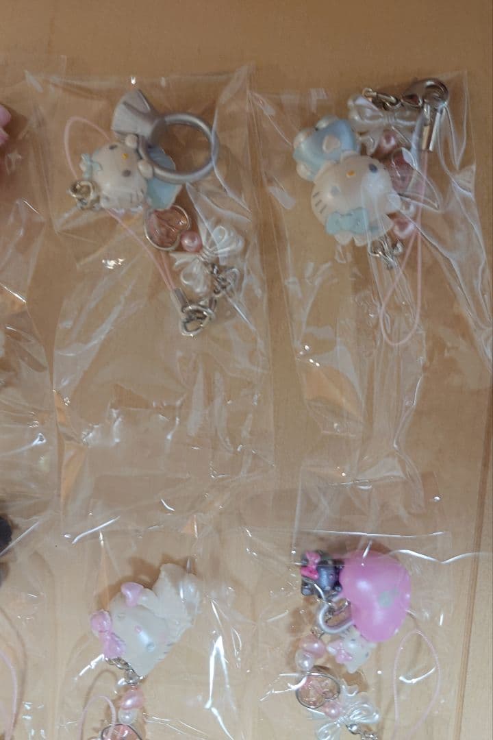 ♡新品♡キティ　エンジェル&デビル　シークレットストラップセット