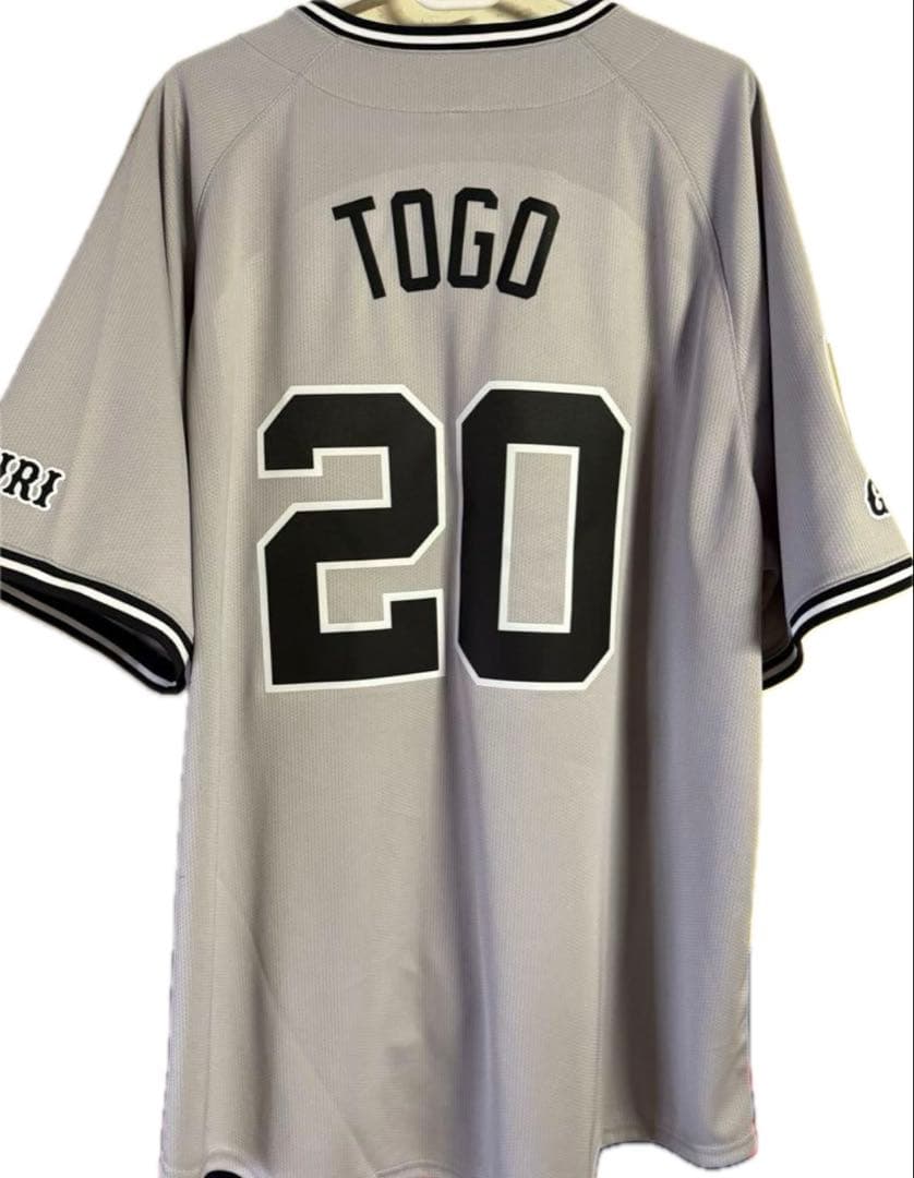 美品未着用　読売ジャイアンツ　巨人　ユニフォーム戸郷ビジター　XL