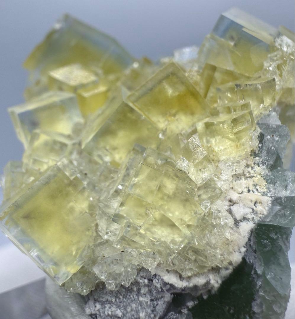 フローライト フランス La Barre Mine産　蛍石　原石