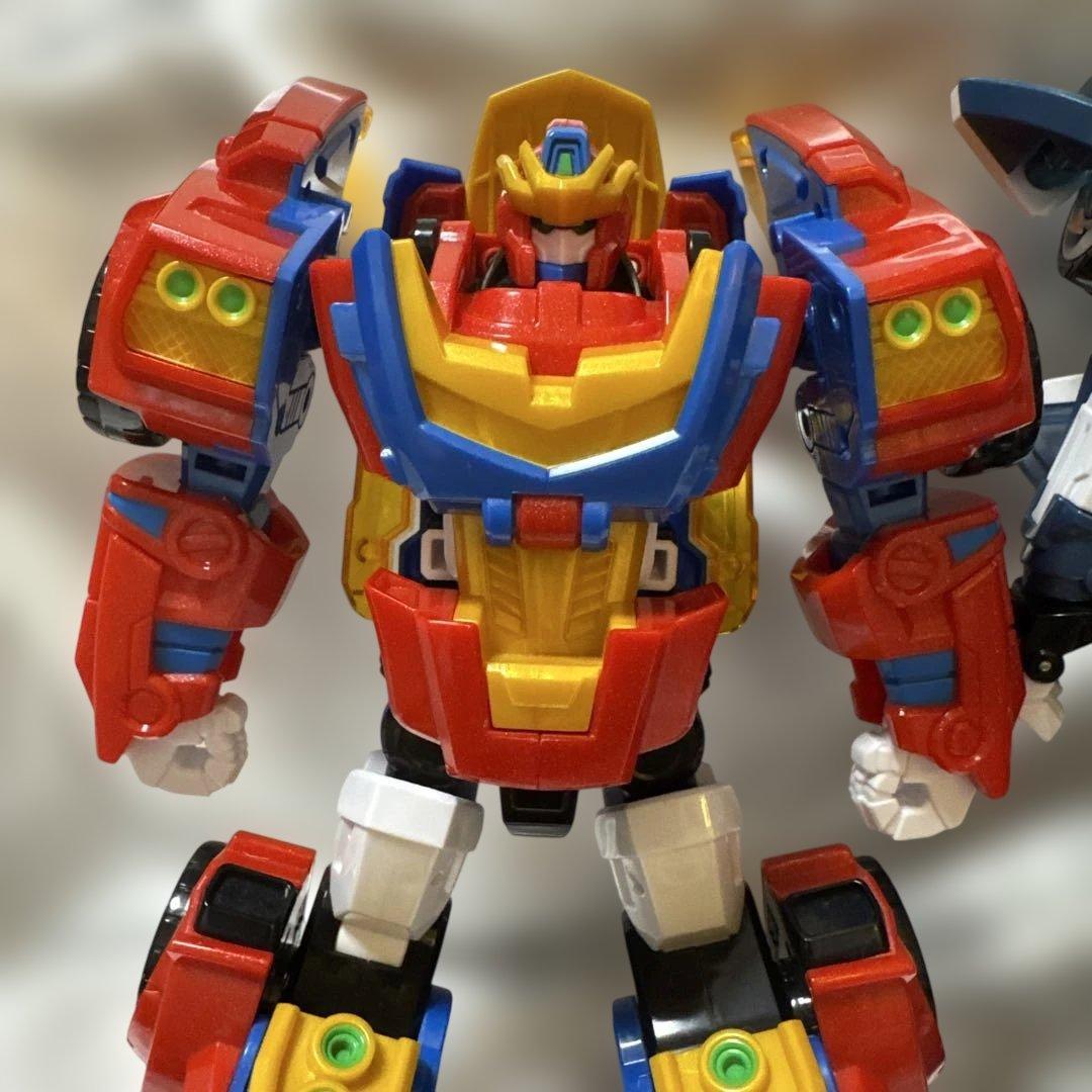 ミニフォース アニマルトロン 変身フィギュア　ジョースコップ レオコップ