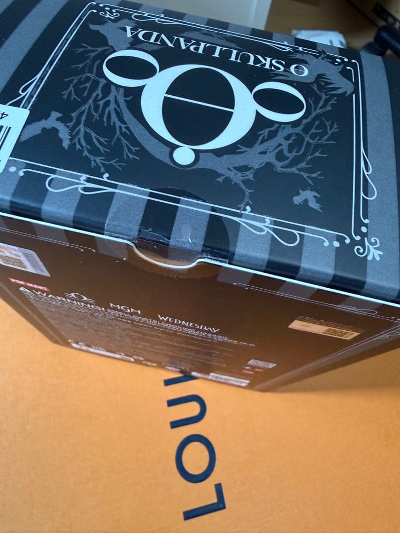 ℛ*】様 POPMART SKULLPANDA Wednesday NY限定 ス