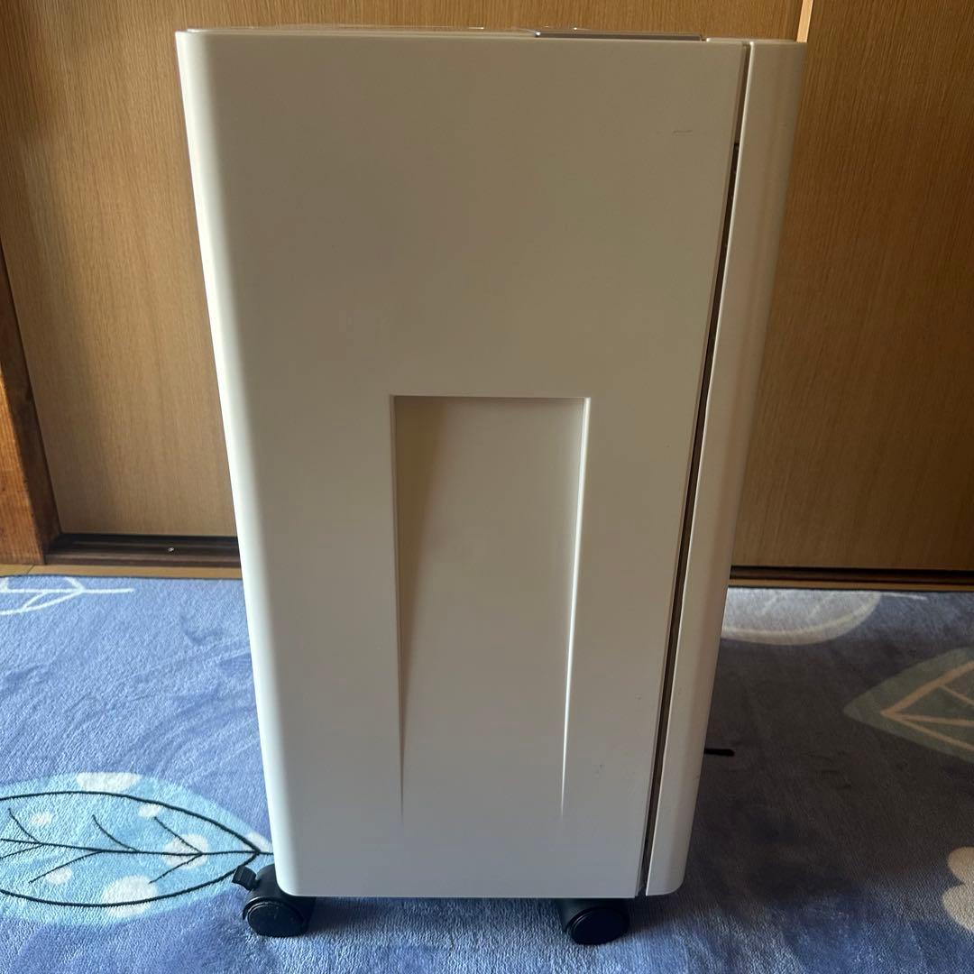 【極美品】アイリスオーヤマ オフィスシュレッダー クロスカットホワイトOF18J