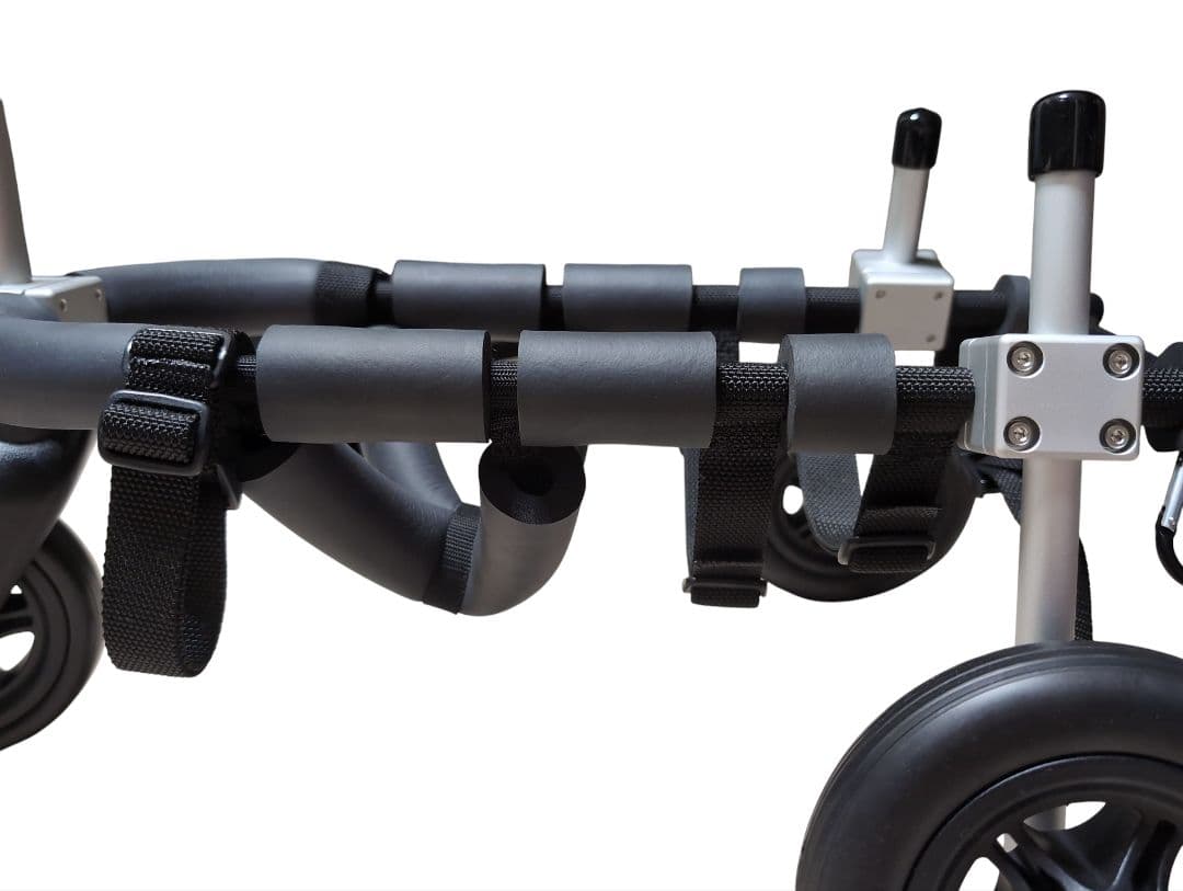 犬用 車いす 三輪 はな工房 数回室内で使用　新品に近い状態です