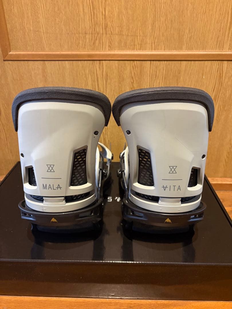 激安【美品】BURTON MALAVITA Lサイズ　バートン　マラビータ