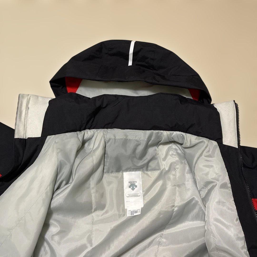 子供用スキーウェア 黒/赤　デサント　上下　140cm