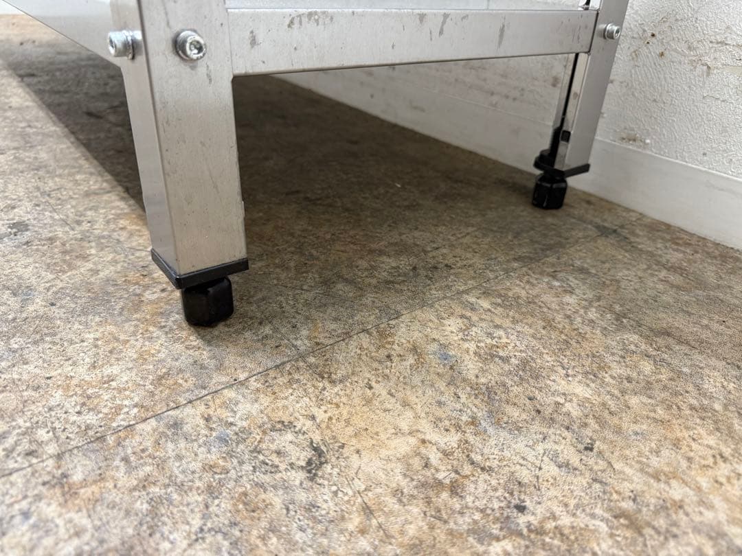 ステンレス　業務用　作業台　厨房　飲食店　W１２００ｘD４５０ｘH８００ｍｍ