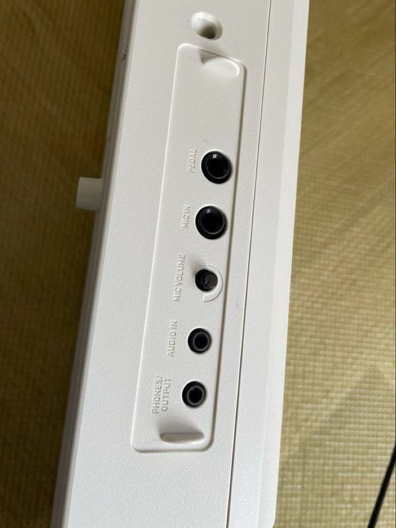 カシオ(CASIO)光ナビゲーション電子キーボード LK-520　61鍵盤