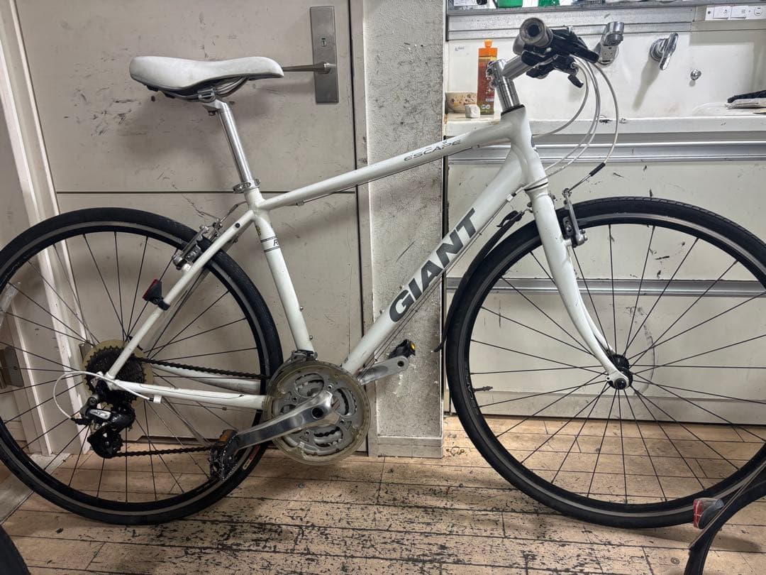 Giant Escape ジャイアント　クロスバイク ホワイト