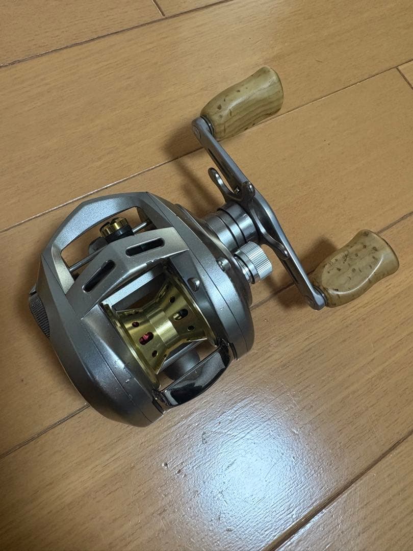 ダイワアルファス103タイプFです。