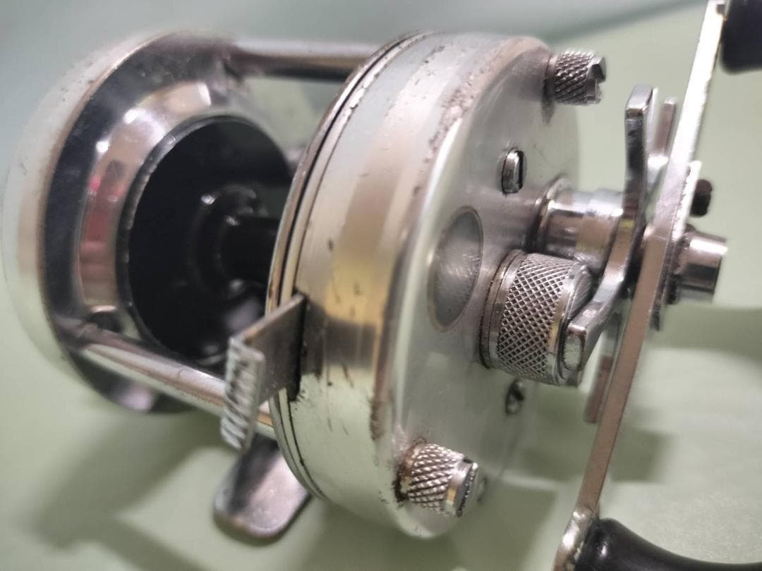 ★訳　アブガルシア　アンバサダー 5500C　ビンテージ　リール シルバー