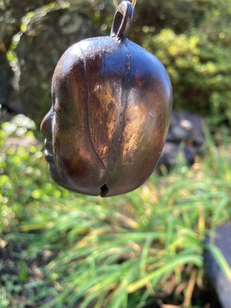 ブロンズ 顔の彫刻