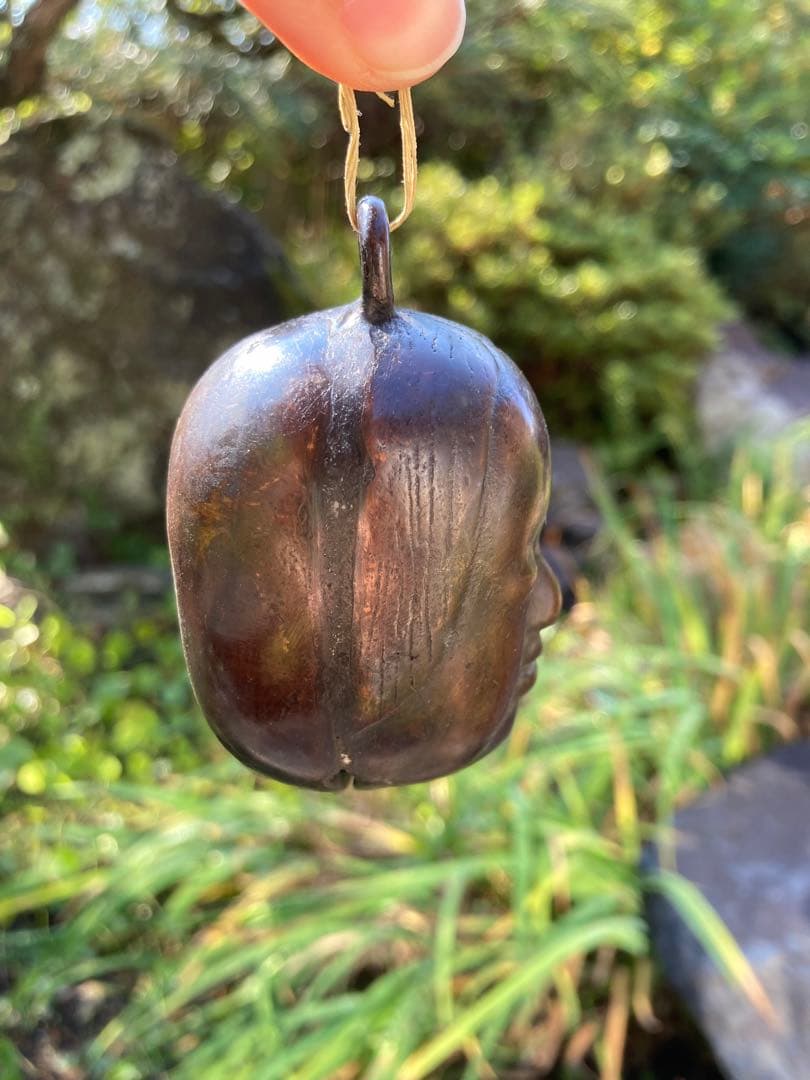 ブロンズ 顔の彫刻