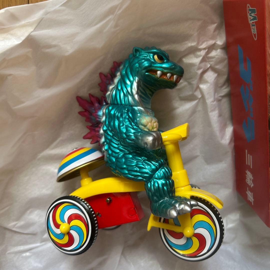 ミレニアムゴジラ　三輪車