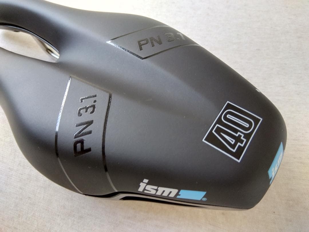 ISM PN 3.1 サドル 40 ブラック