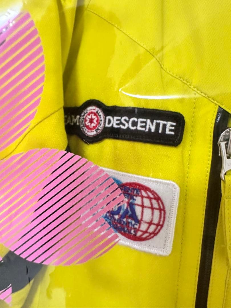 値下げ DESCENTE スキーウェア上下セット 140cm