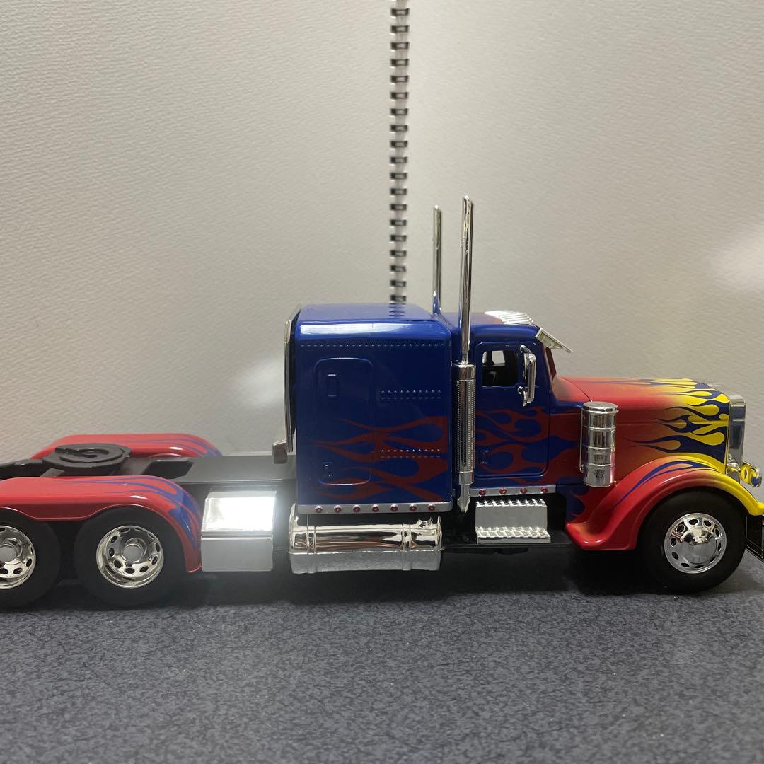 Jadaトイズ　1:24 トランスフォーマー オプティマス プライム ミニカー