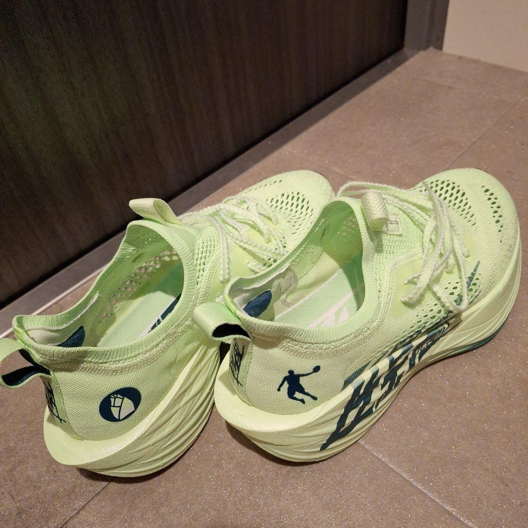 チャオダン ランニングシューズ