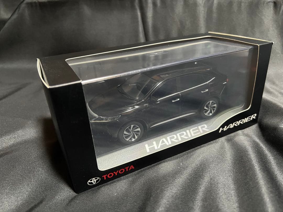 【美品】1/30トヨタ 60系後期 ハリアーターボ カラーサンプル ブラック