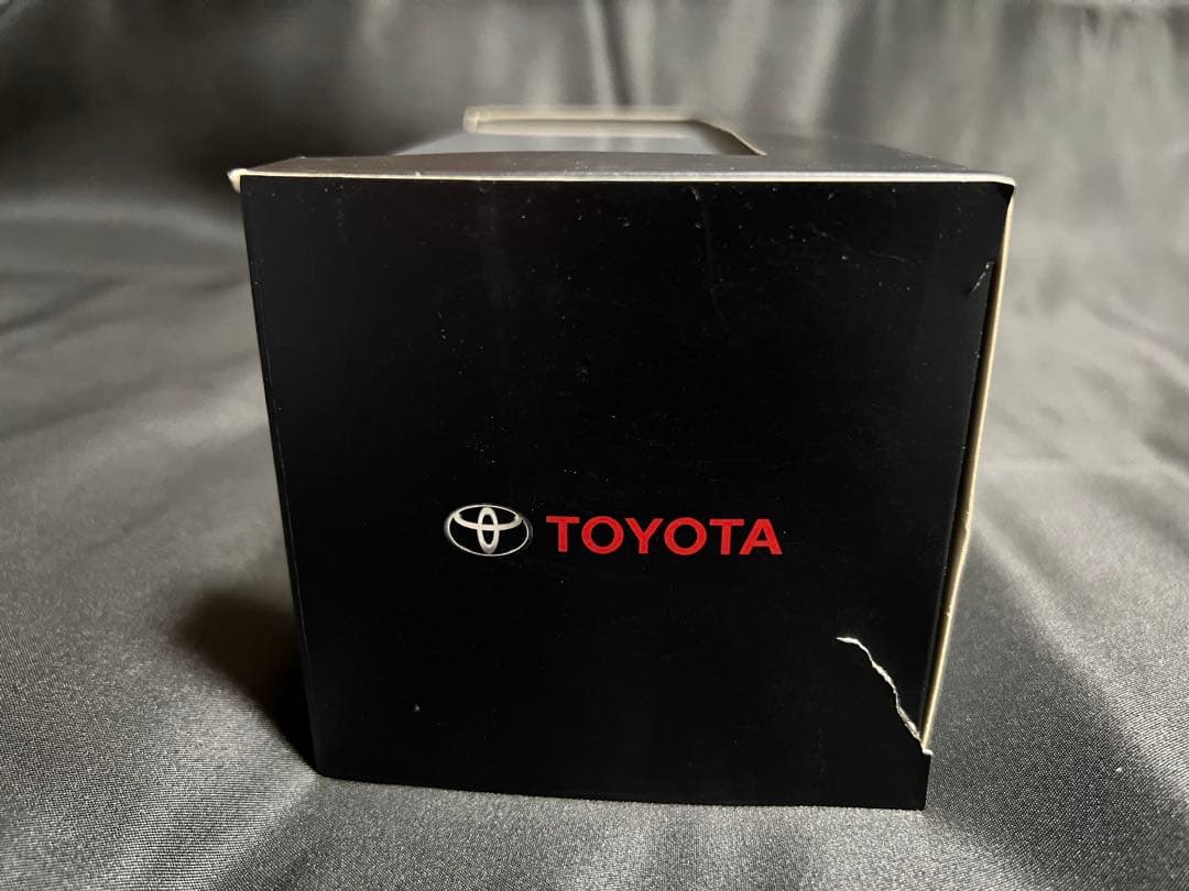 【美品】1/30トヨタ 60系後期 ハリアーターボ カラーサンプル ブラック