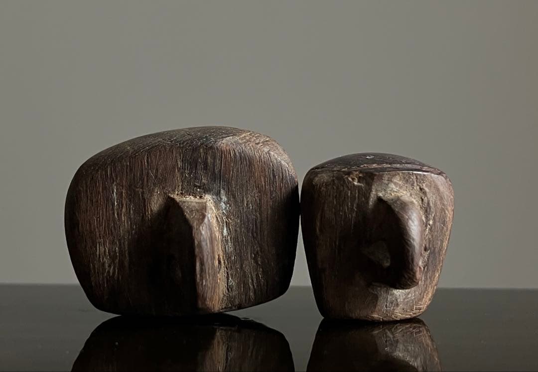 【小さい木彫古顔２つ 約2㎝ 根付け ボタン】骨董ファッションデザイン民族古着