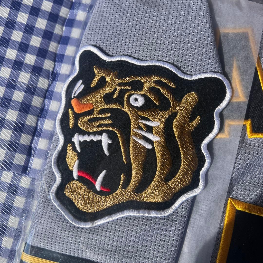 阪神タイガース　レプリカユニフォーム　　　【ビジター】　中野拓夢