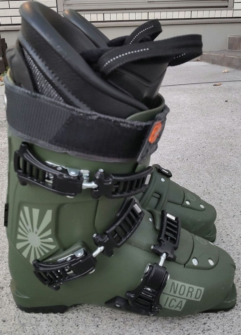 ノルディカ　エースツースター　フリースキー