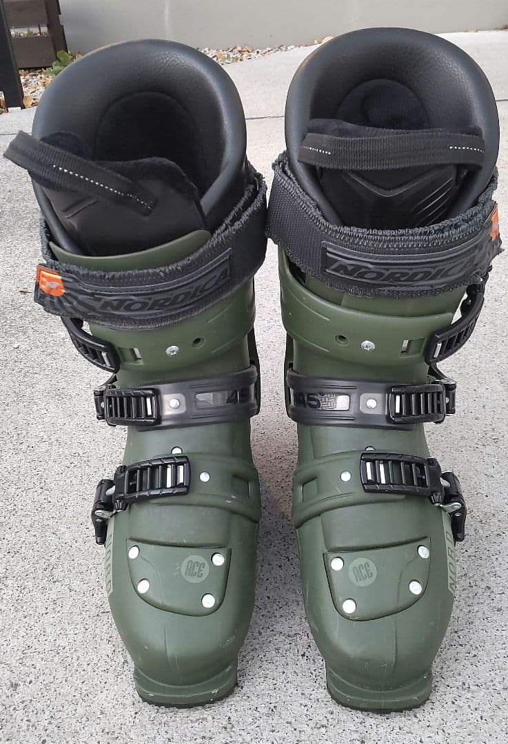 ノルディカ　エースツースター　フリースキー