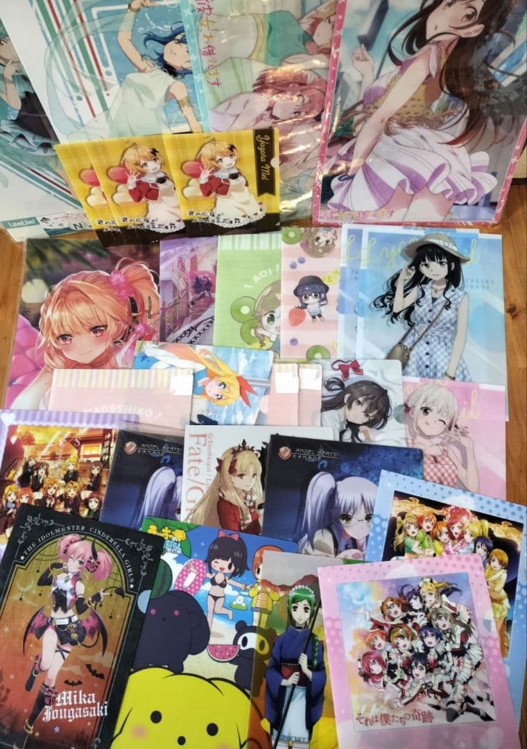 大量 まとめ売り 美少女 紙類 ポストカード ぬいぐるみ アクリルスタンド