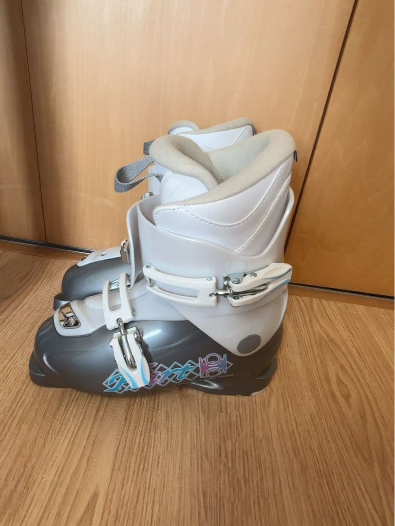 Atomic スキー板140センチ　スキー靴24センチ　ストック　3点セット