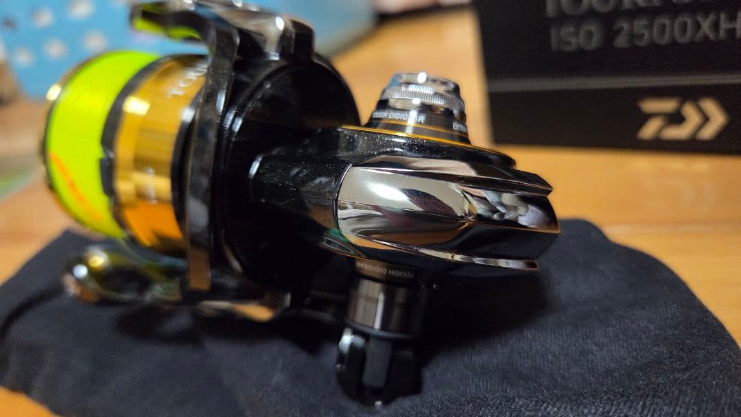 Daiwa 22トーナメントISO-2500XH-LBD