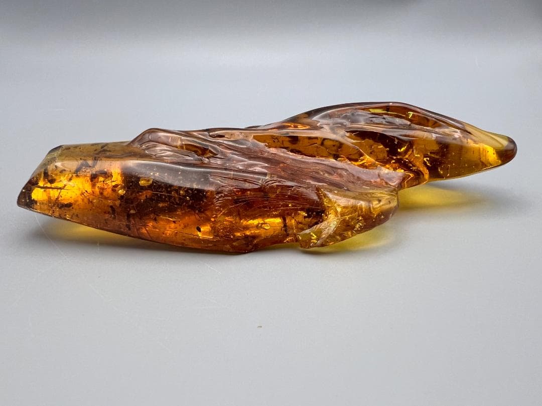 虫入り琥珀　蚊　蟻　多種多様な虫を大量内包　バルティックアンバー　バルト海沿岸