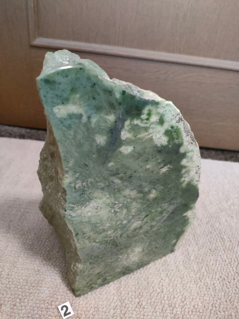 極上！！【日高ヒスイ】７kg 原石 自然石 鑑賞石 天然石 標本石 国産鉱物