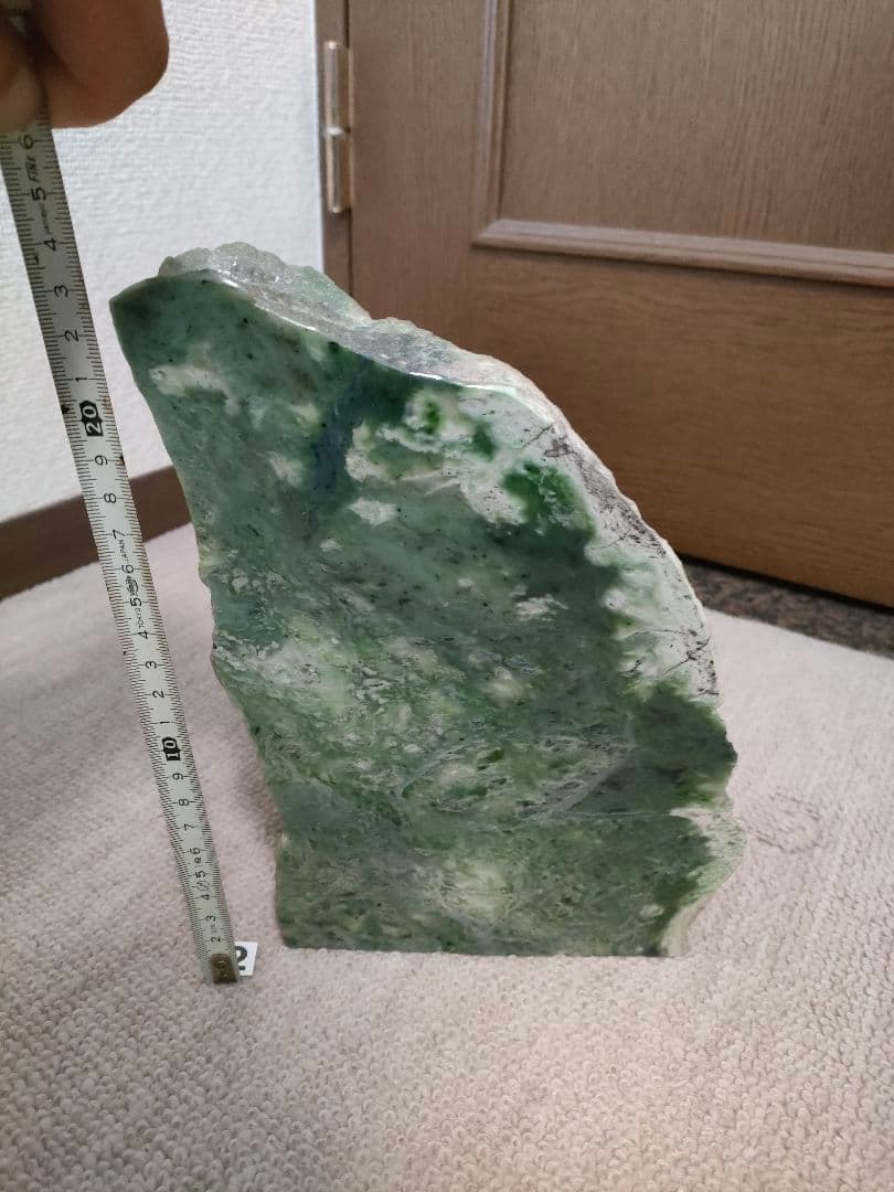 極上！！【日高ヒスイ】７kg 原石 自然石 鑑賞石 天然石 標本石 国産鉱物