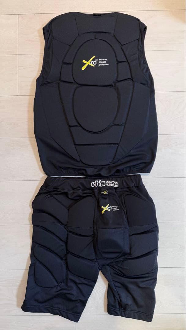 【Sサイズ】eb's スノーボード プロテクター PORON® XRD®