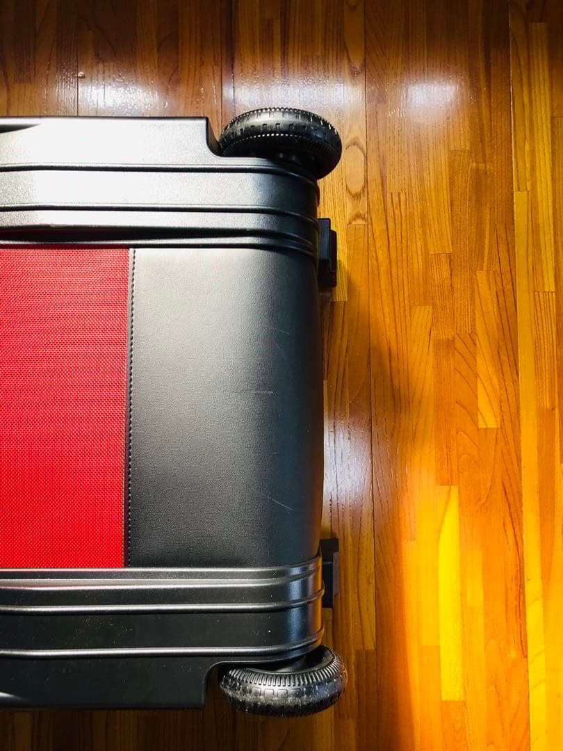 VICTORINOX　ヴィクトリノックス　キャリーカート スーツケース　赤色