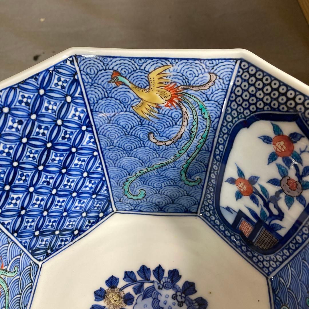 【柿右衛門】人間国宝　名窯　十三代酒井田柿右衛門作　染錦地紋割龍鳳凰文　八角鉢