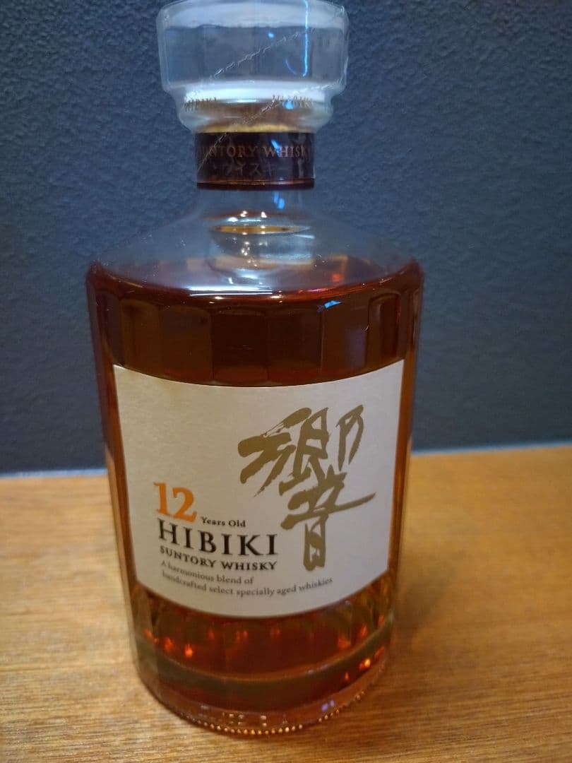 サントリー 響12年 700ml 箱付き