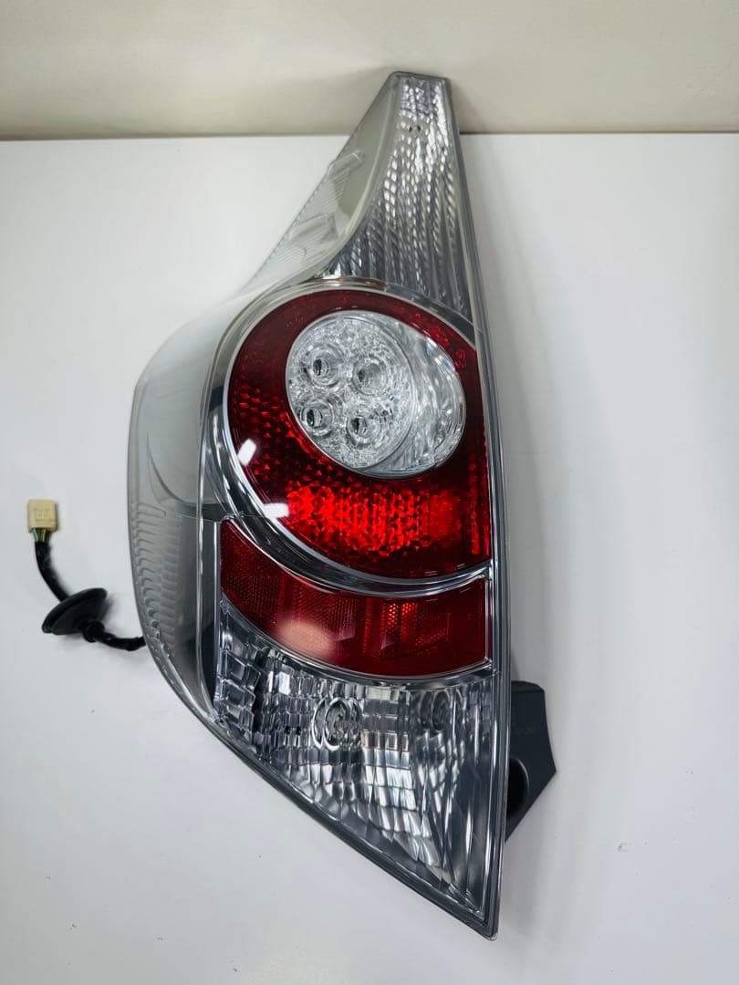 アクア NHP10 前期 純正 テールレンズ テールライト テールランプ LED