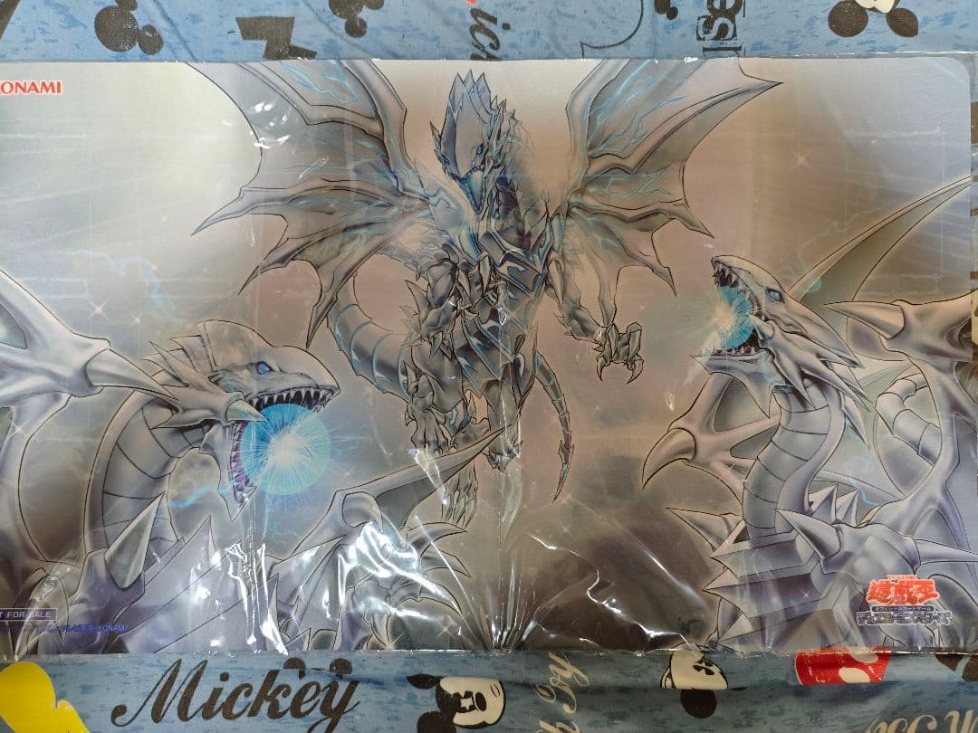 青眼の白龍とアルゴスターズのプレイマット