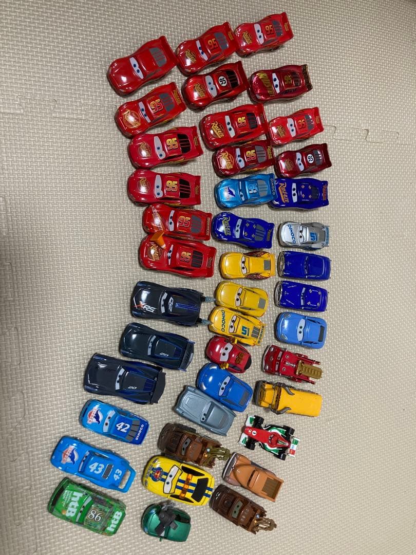 ミ*マ様 【ジャンク扱い】ディズニー カーズ ミニカーセット