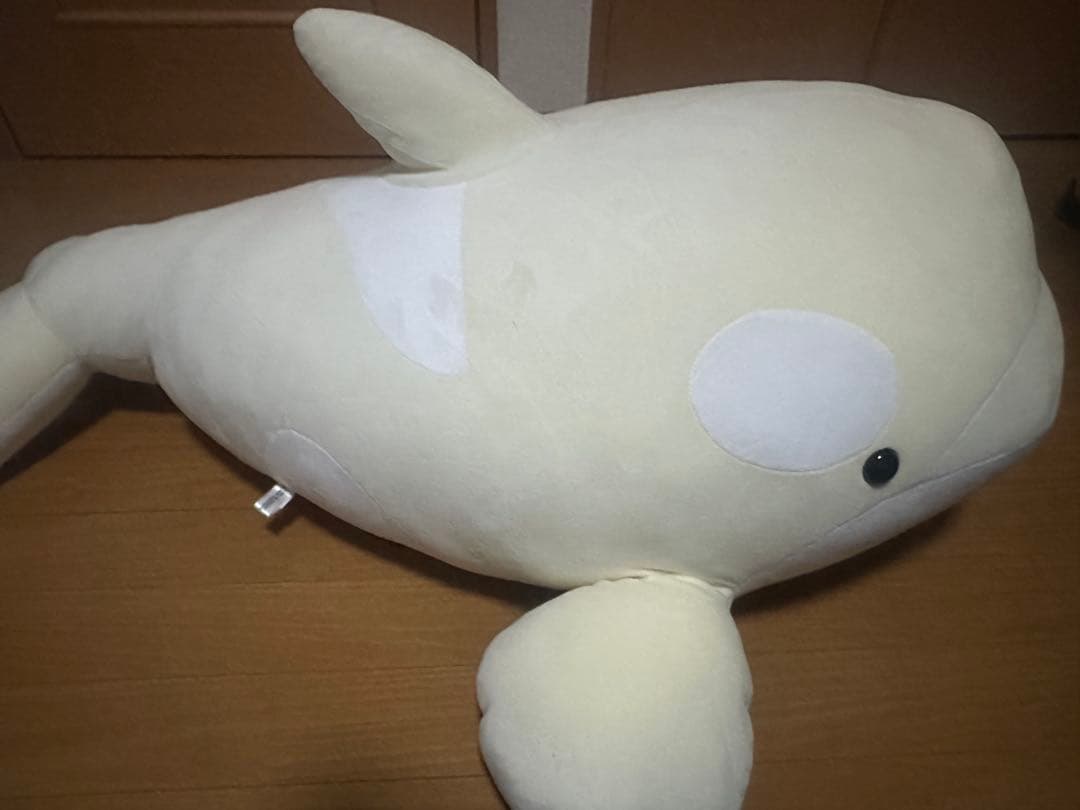 ゆ*り様 名古屋港水族館　くじ特賞 白いクジラ ぬいぐるみ 約95センチ