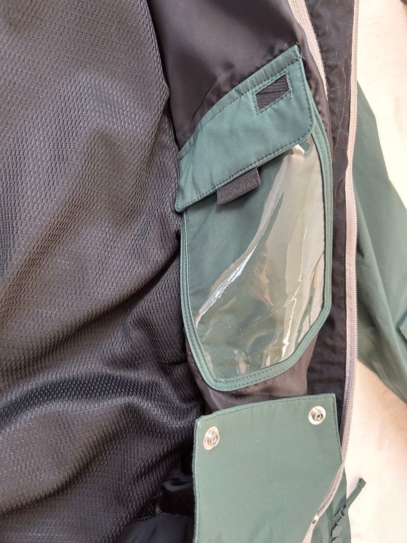 ダブルエーハードウエア　スノボウエア