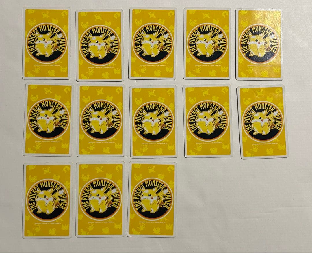 ポケモン　トランプ　ピカチュウ　イエロー
