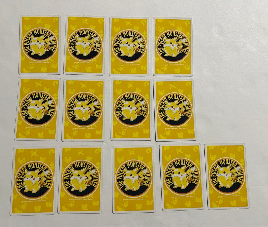 ポケモン　トランプ　ピカチュウ　イエロー
