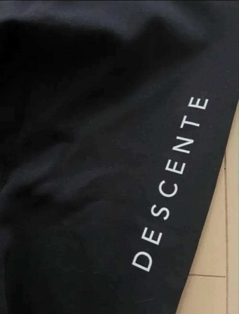【半額】DESCENTE トレーニングウェア　M