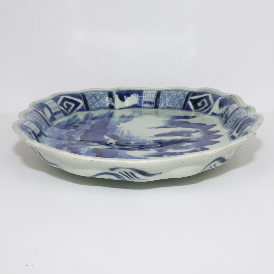 古伊万里 大皿 染付 在銘 龍 山水　幅32.5cm