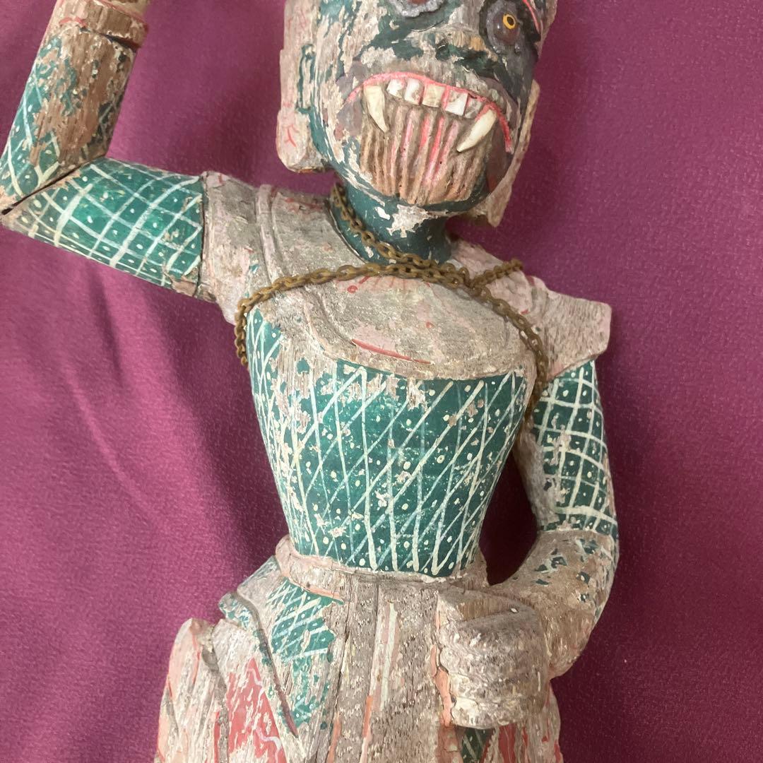 ヒンドゥー教の猿神　ハヌマーンの木彫りの像